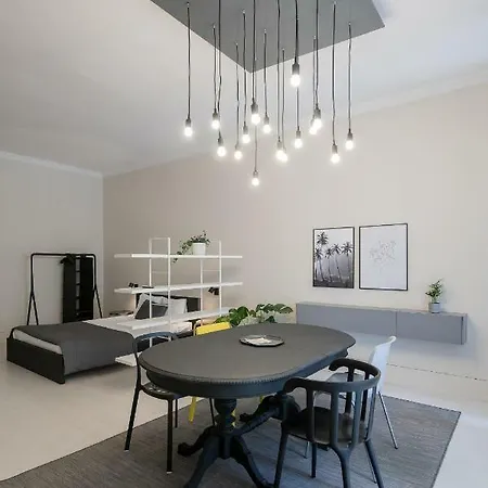 Baixa24 •p1l• Amplo Estudio Na Baixa Com Varanda Appartamento Oporto