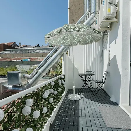 Baixa24 •p1l• Amplo Estudio Na Baixa Com Varanda Appartement *