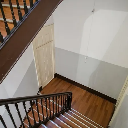 Baixa24 •p1l• Amplo Estudio Na Baixa Com Varanda 아파트 *