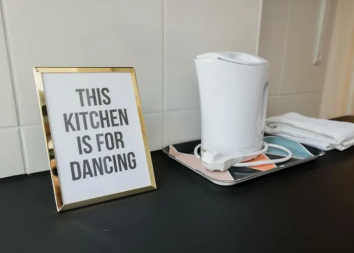 Baixa24 •p1l• Amplo Estudio Na Baixa Com Varanda Διαμέρισμα *