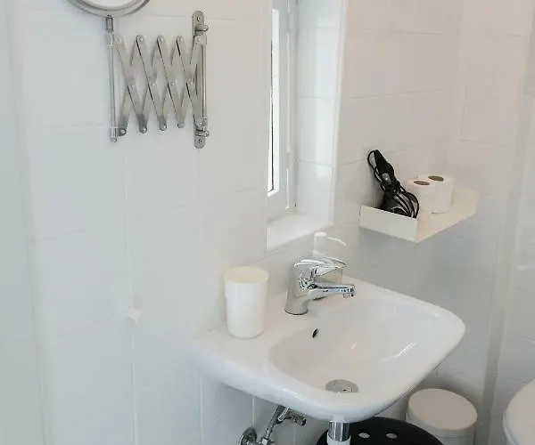 Baixa24 •p1l• Amplo Estudio Na Baixa Com Varanda Apartman