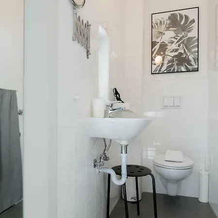 Baixa24 •p1l• Amplo Estudio Na Baixa Com Varanda פורטו