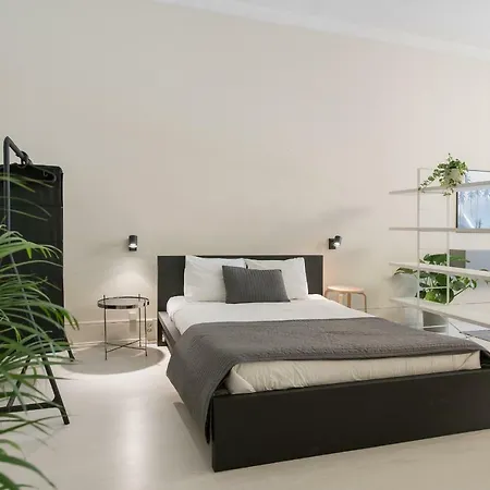 Baixa24 •p1l• Amplo Estudio Na Baixa Com Varanda