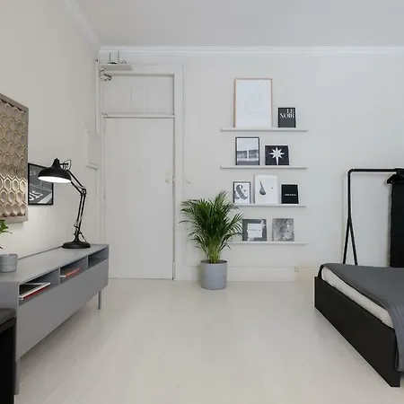 Baixa24 •p1l• Amplo Estudio Na Baixa Com Varanda