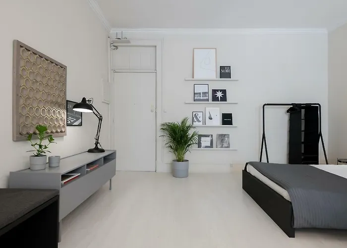 Baixa24 •p1l• Amplo Estudio Na Baixa Com Varanda